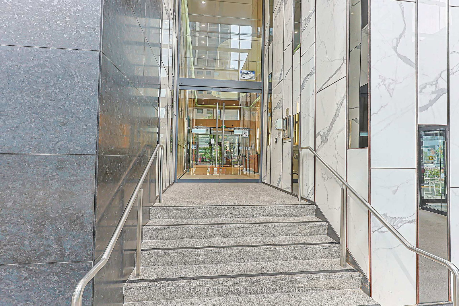 488 University Avenue • #4608 • Toronto, ON photo 5