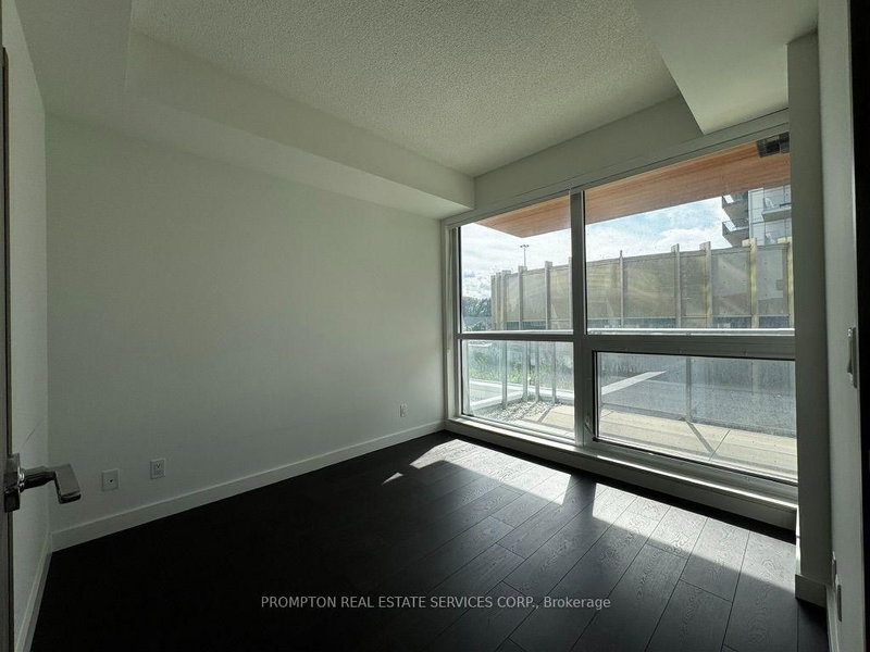 307 - 27 Mcmahon Drive