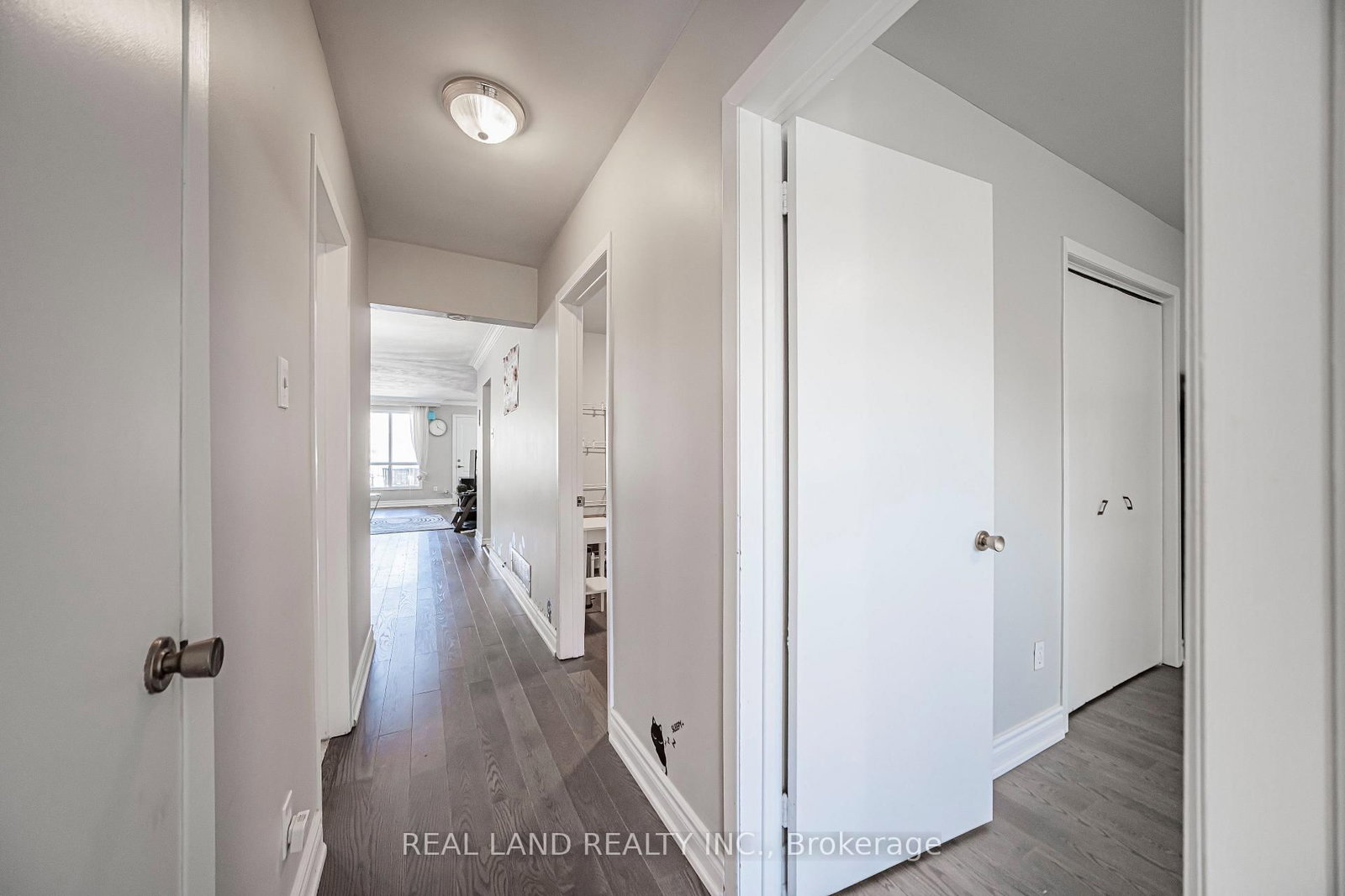 37 Pawnee Avenue • Toronto, ON photo 16