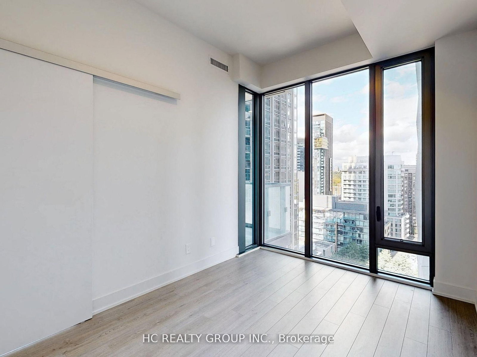 8 Cumberland Street • #1302 • Toronto, ON photo 10