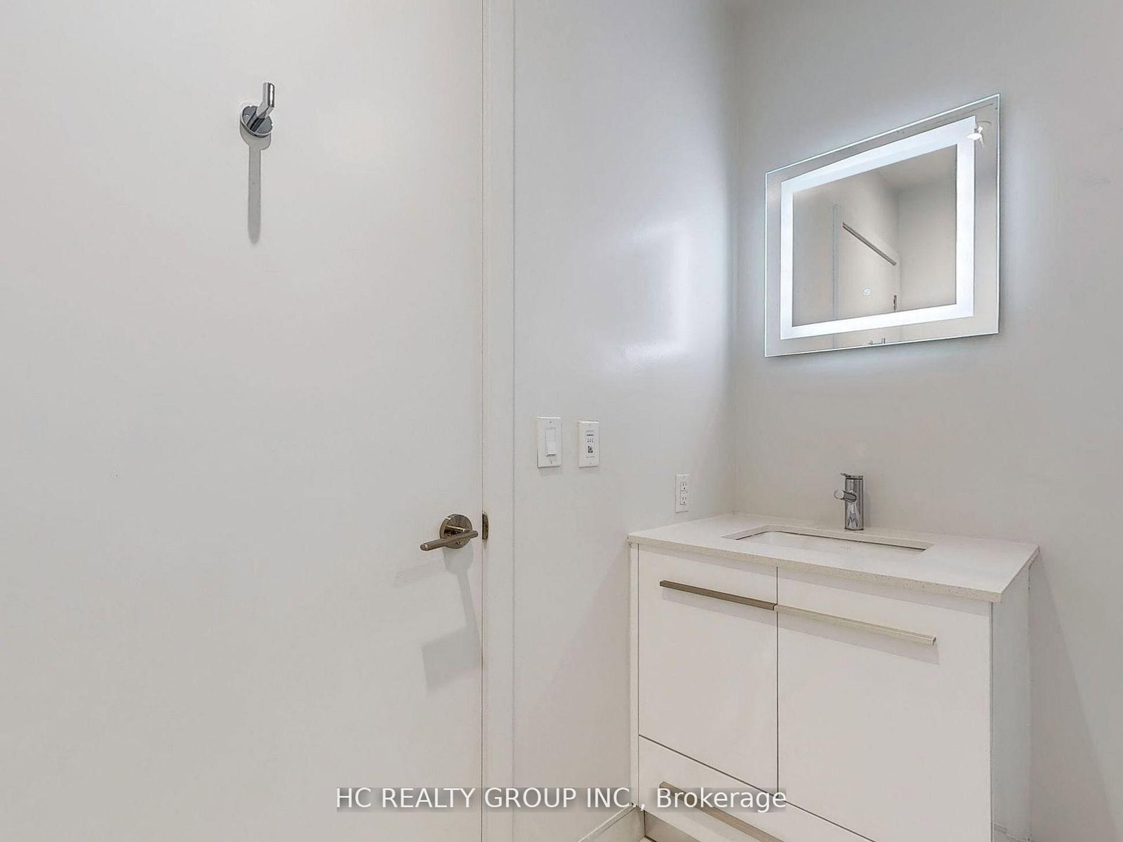8 Cumberland Street • #1302 • Toronto, ON photo 16