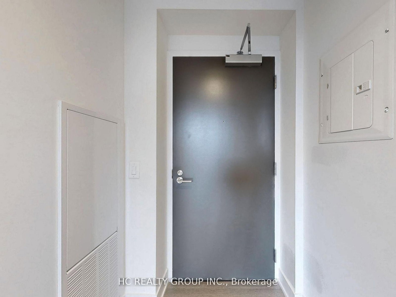 8 Cumberland Street • #1302 • Toronto, ON photo 18