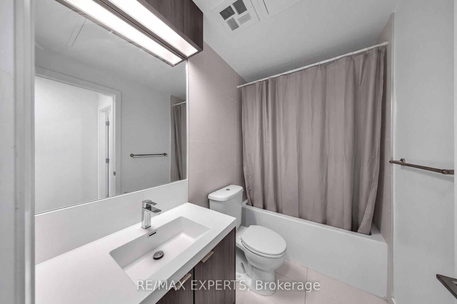 101 Erskine Avenue • #2103 • Toronto, ON photo 12