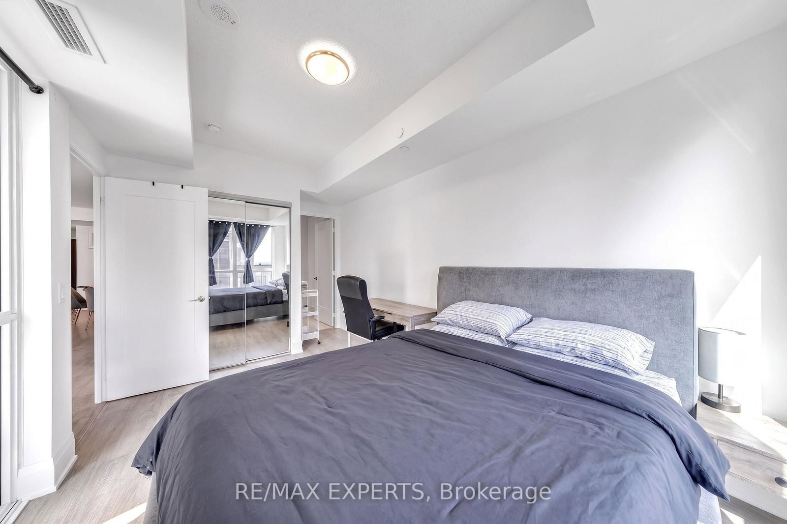 101 Erskine Avenue • #2103 • Toronto, ON photo 9