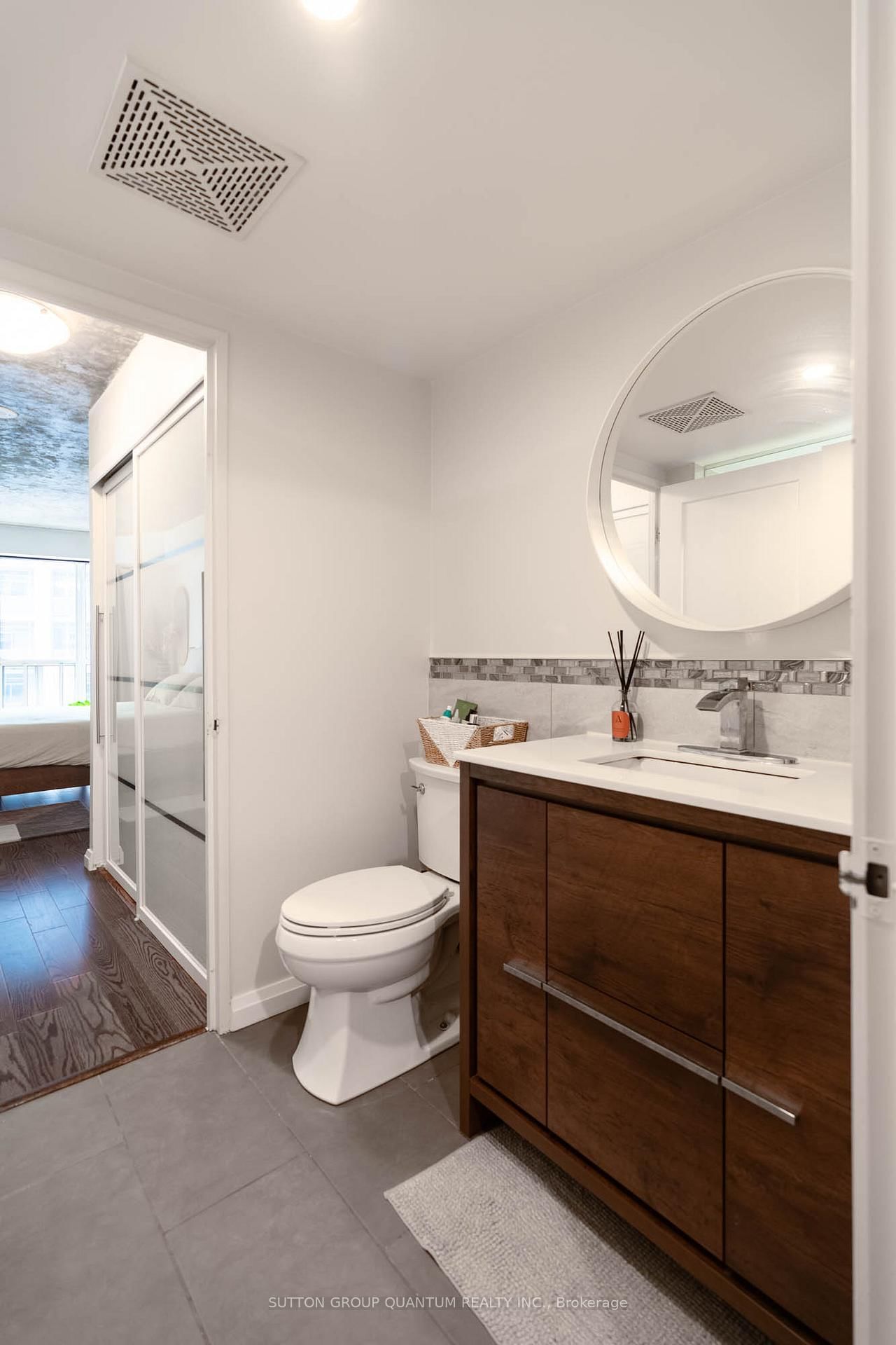 1005 King Street W • #502 • Toronto, ON photo 18
