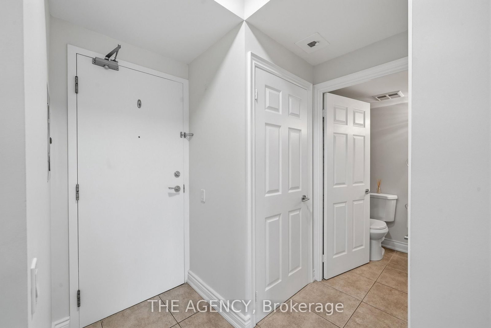 451 Rosewell Avenue • #105 • Toronto, ON photo 13