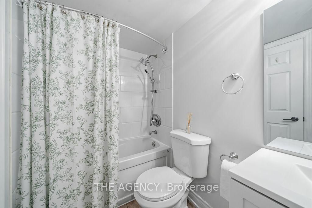 451 Rosewell Avenue • #105 • Toronto, ON photo 16