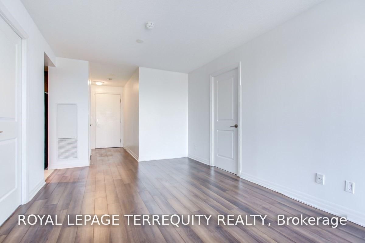 3105-2015 Sheppard Ave, Toronto, view 5