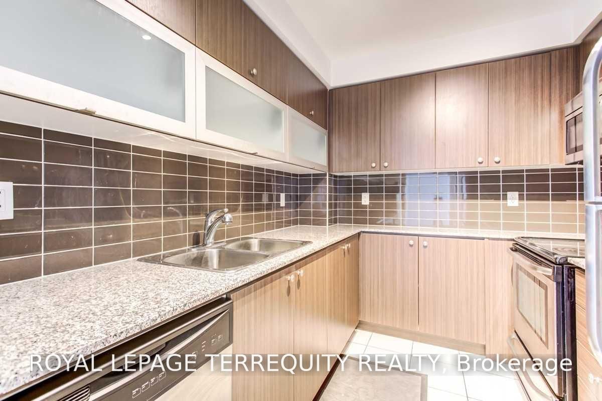 3105-2015 Sheppard Ave, Toronto, view 9