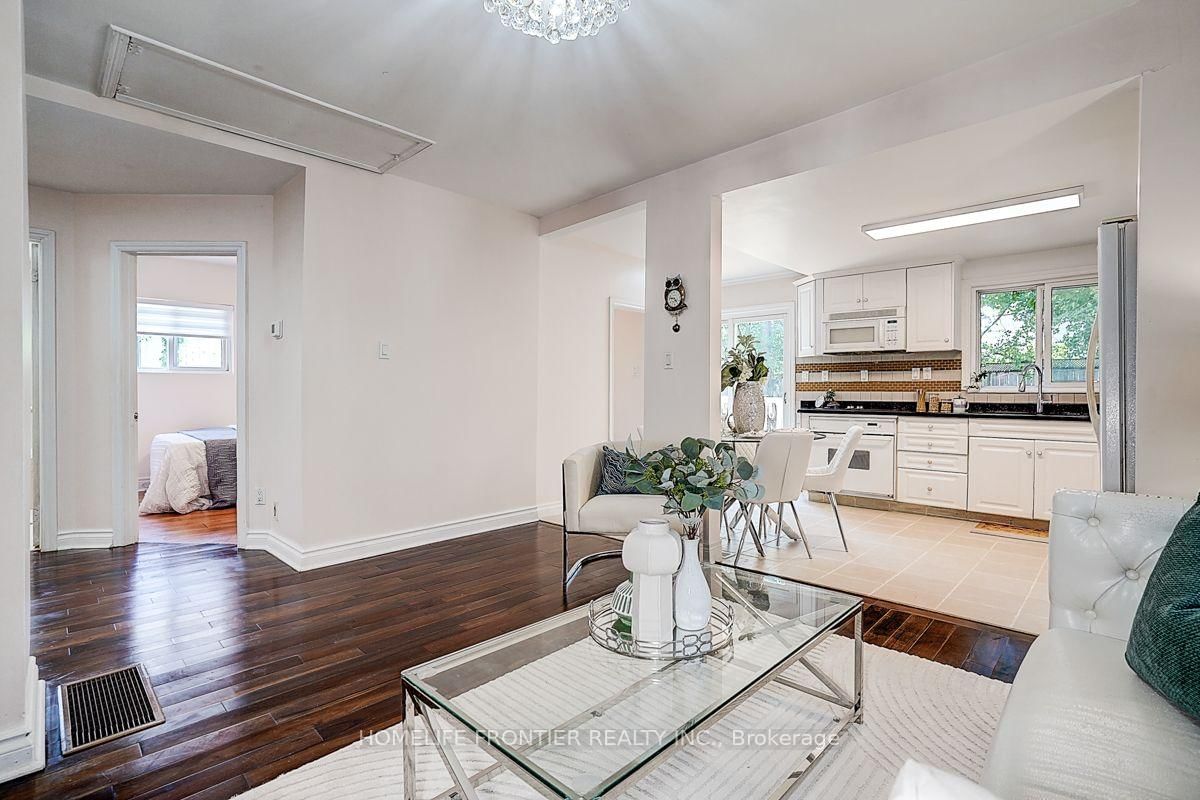 99 Harlandale Avenue • Toronto, ON photo 19