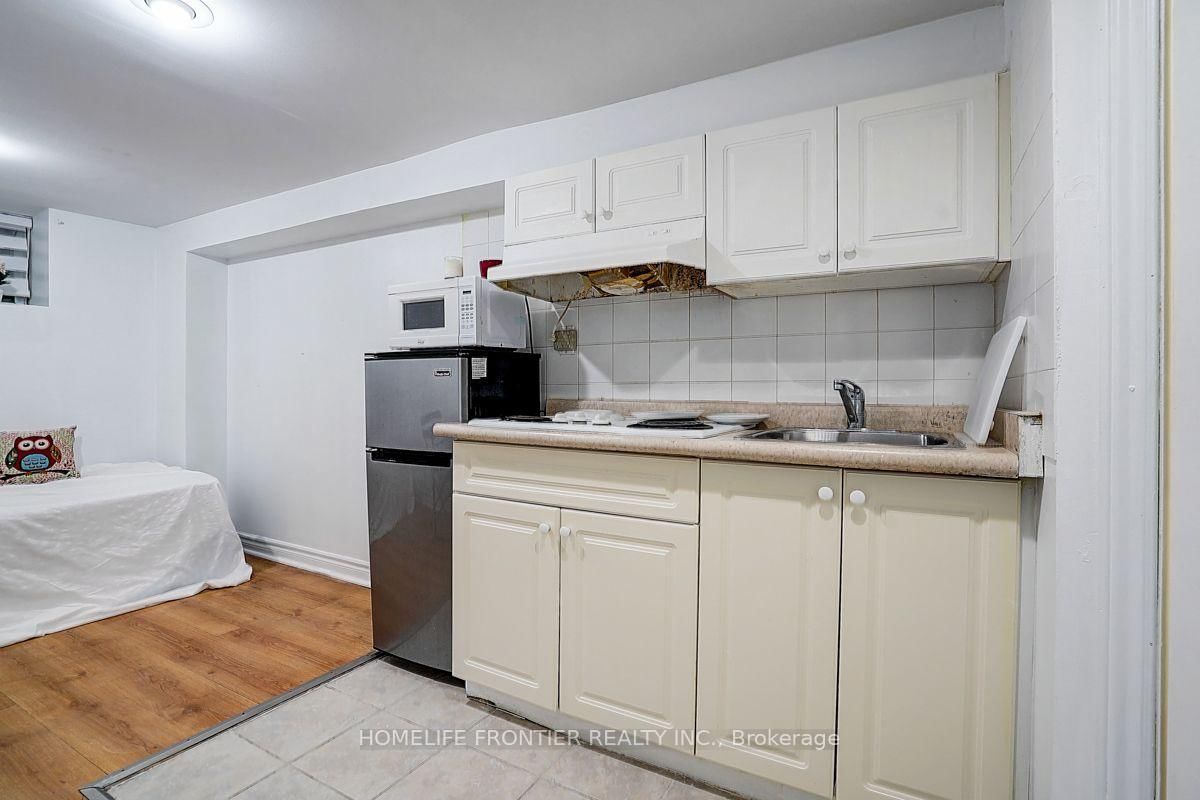 99 Harlandale Avenue • Toronto, ON photo 33