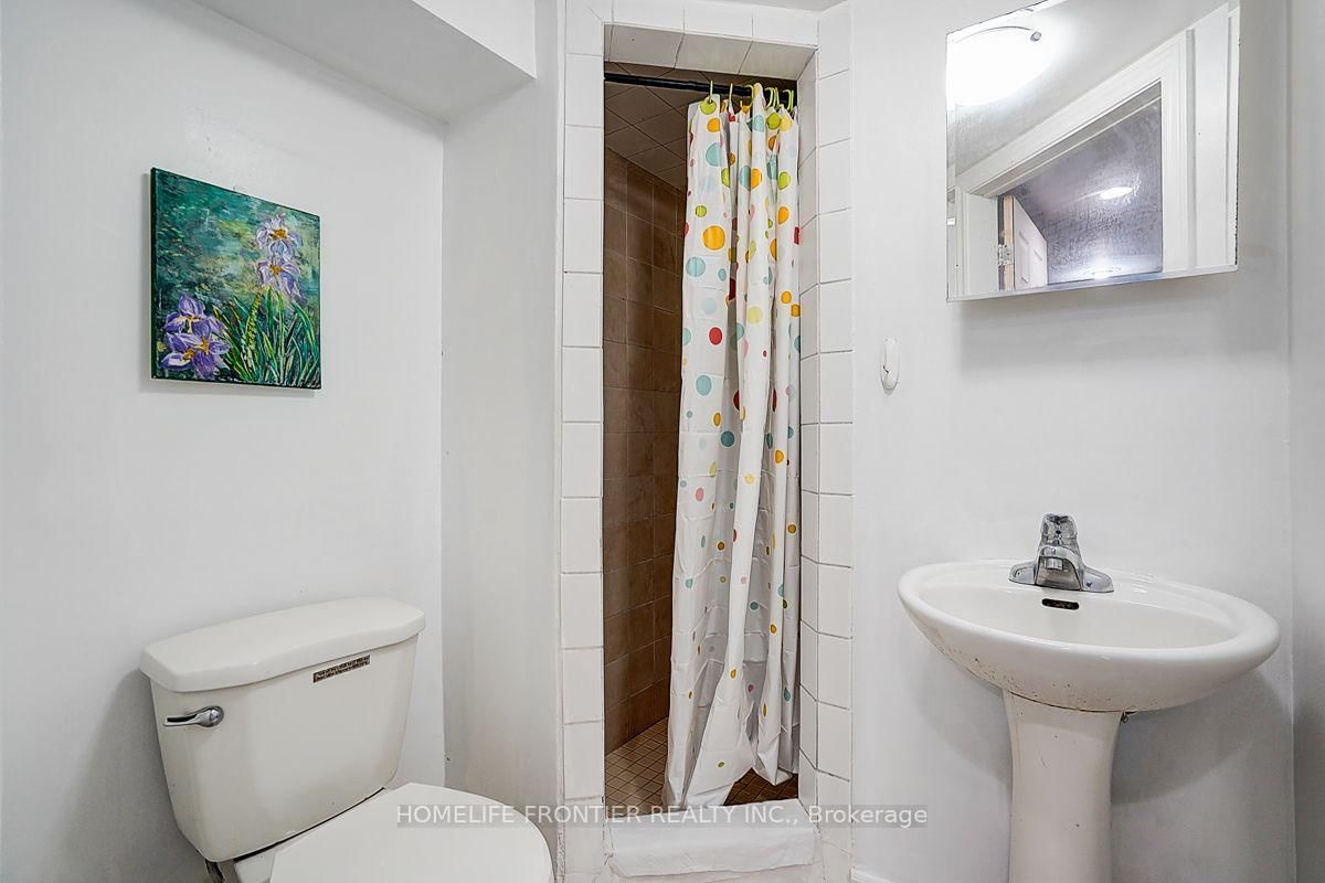 99 Harlandale Avenue • Toronto, ON photo 35