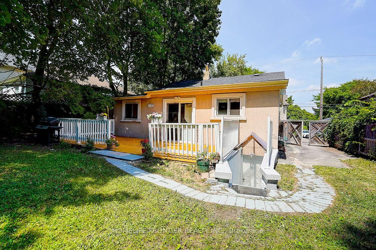 99 Harlandale Avenue • Toronto, ON photo 38