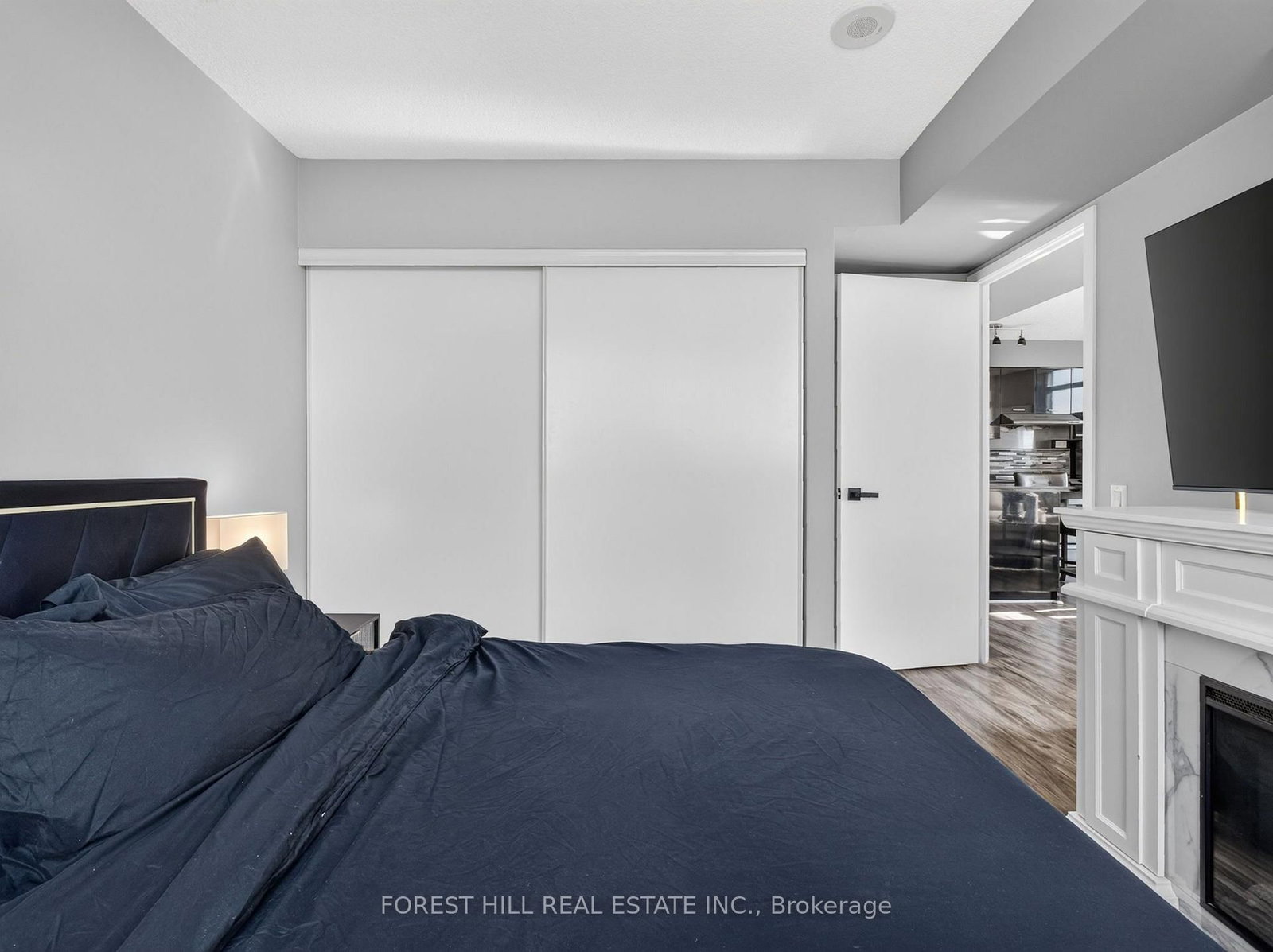 19 Singer Court • #1817 • Toronto, ON photo 9