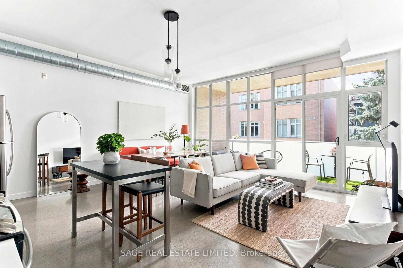 Property at 52 Sumach