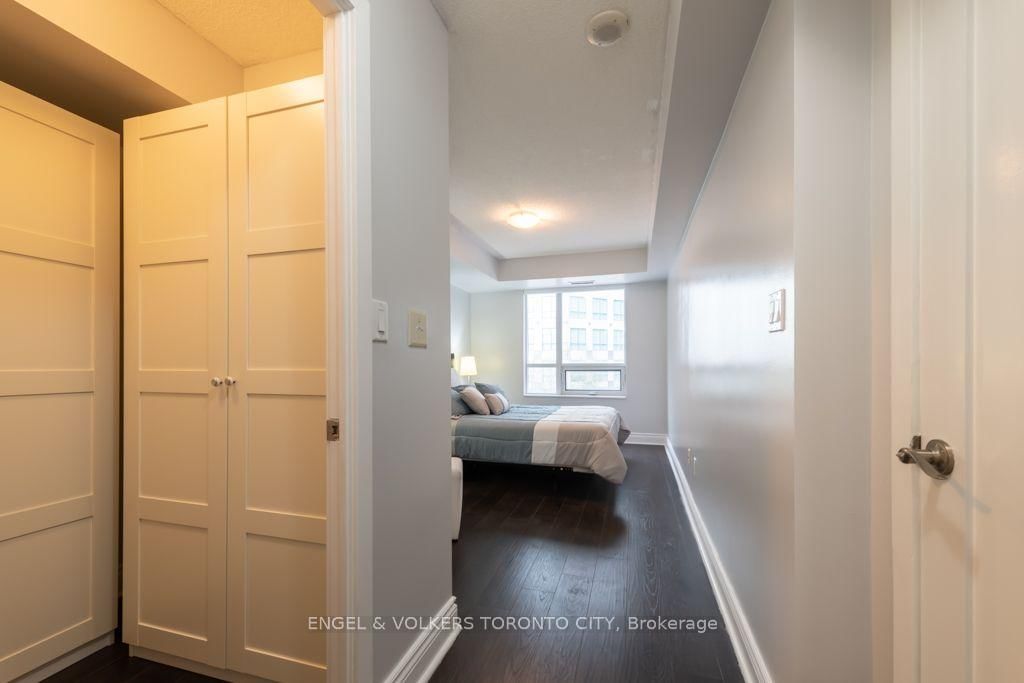 307-20 Blue Jays Way, Toronto, view 12