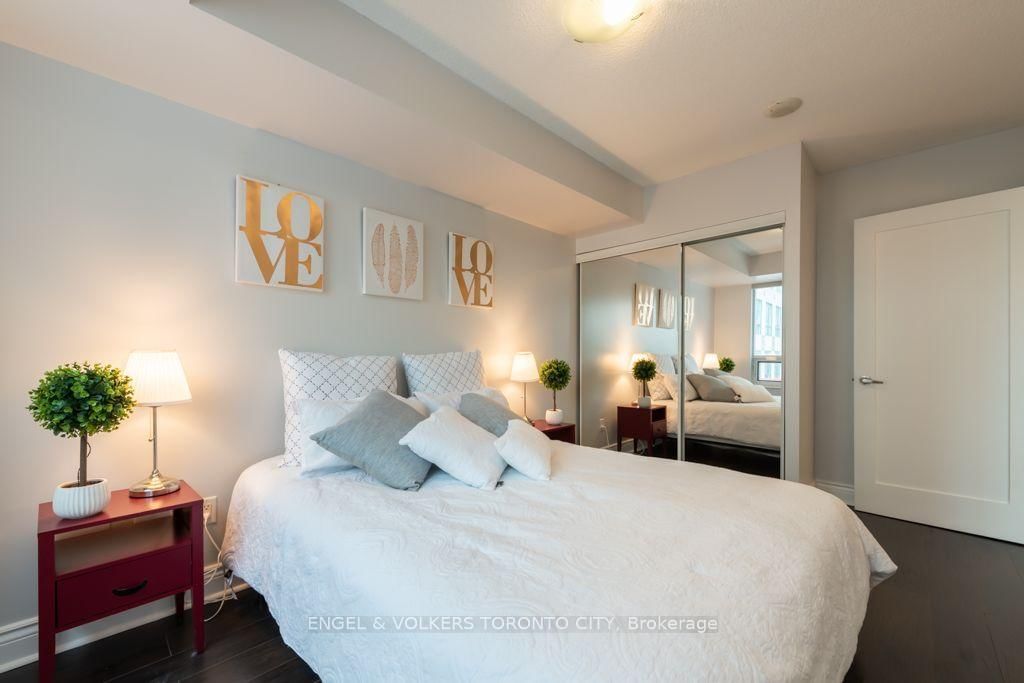 307-20 Blue Jays Way, Toronto, view 14