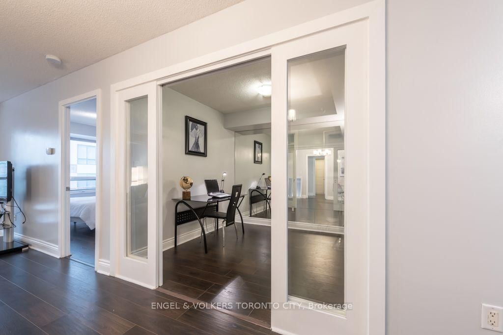 307-20 Blue Jays Way, Toronto, view 15