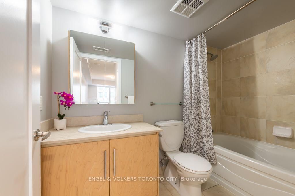 307-20 Blue Jays Way, Toronto, view 19