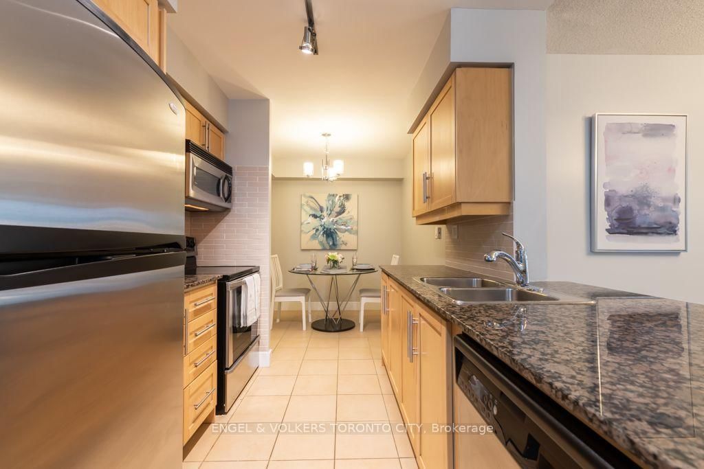 307-20 Blue Jays Way, Toronto, view 25