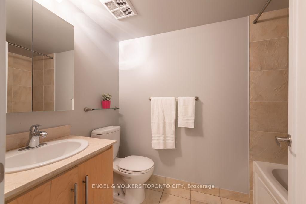307-20 Blue Jays Way, Toronto, view 28