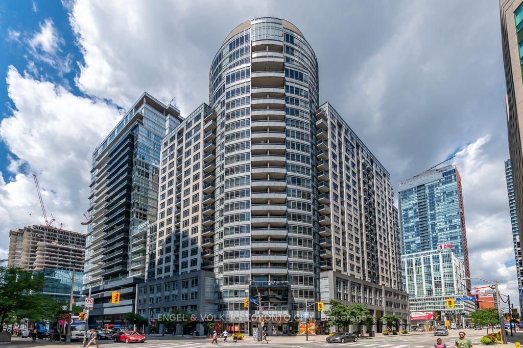 307-20 Blue Jays Way, Toronto, view 32
