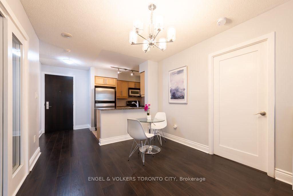 307-20 Blue Jays Way, Toronto, view 6