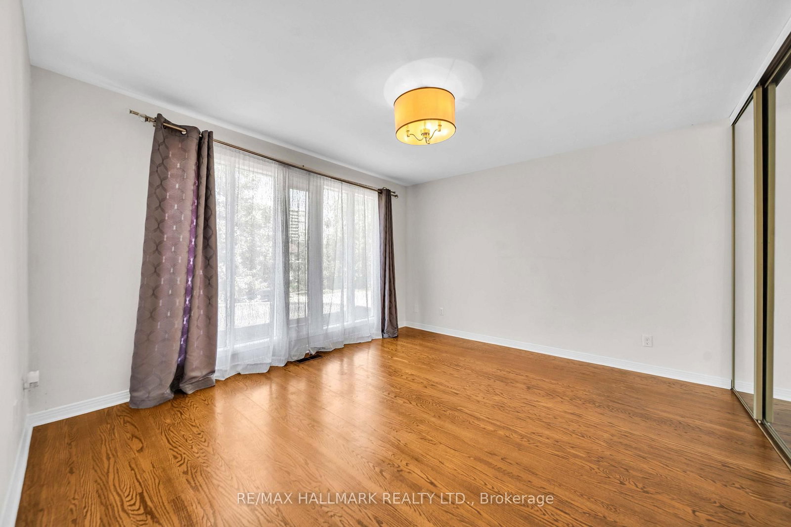 17 Twin Circle Court • Toronto, ON photo 14