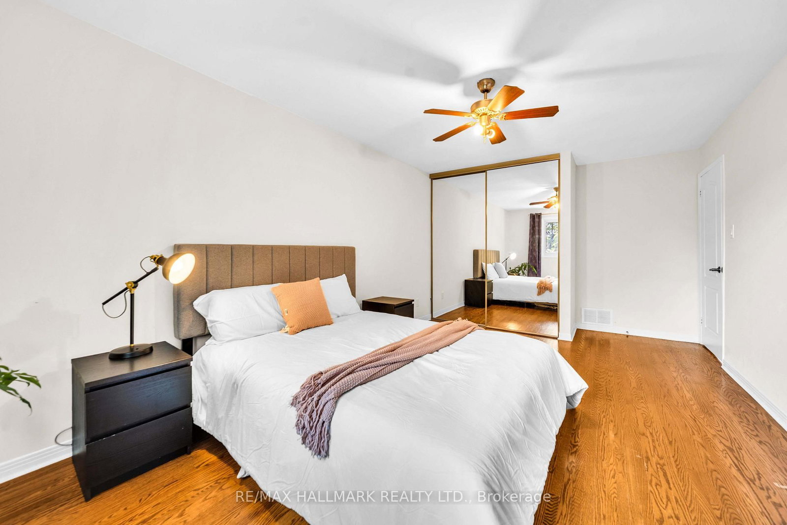 17 Twin Circle Court • Toronto, ON photo 18