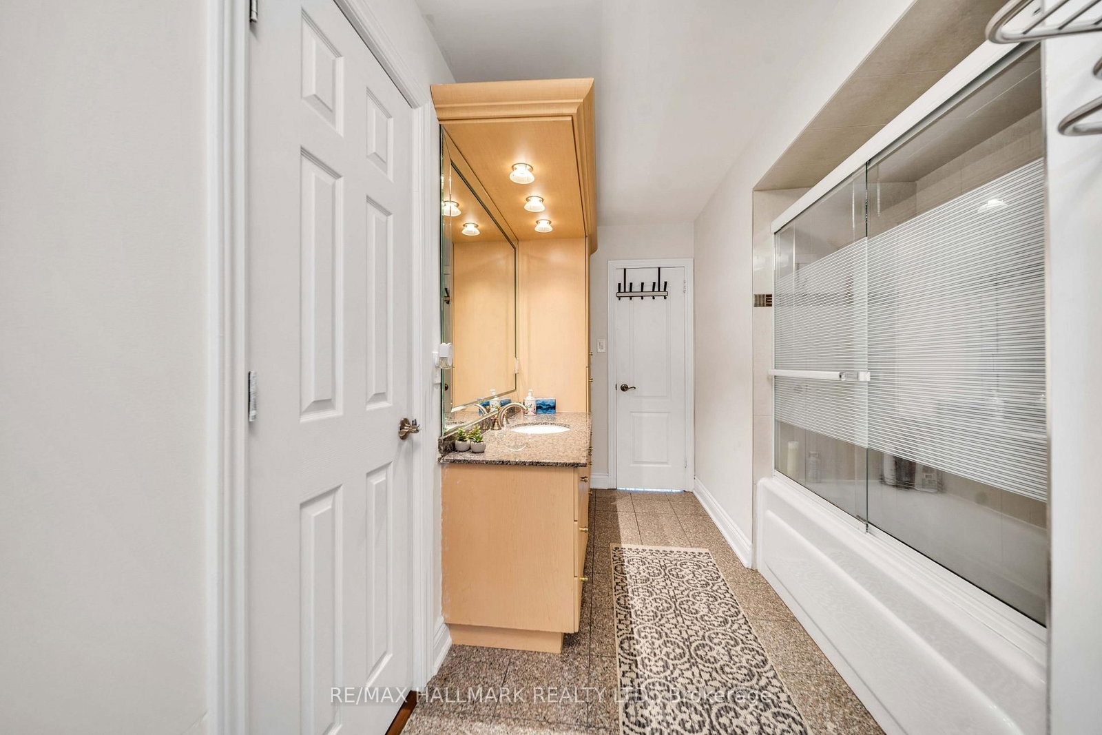 17 Twin Circle Court • Toronto, ON photo 19