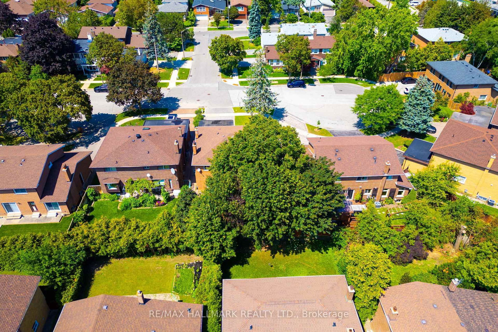 17 Twin Circle Court • Toronto, ON photo 37