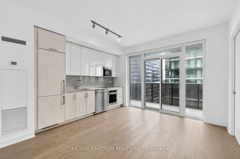 2203 - 330 Richmond Street W