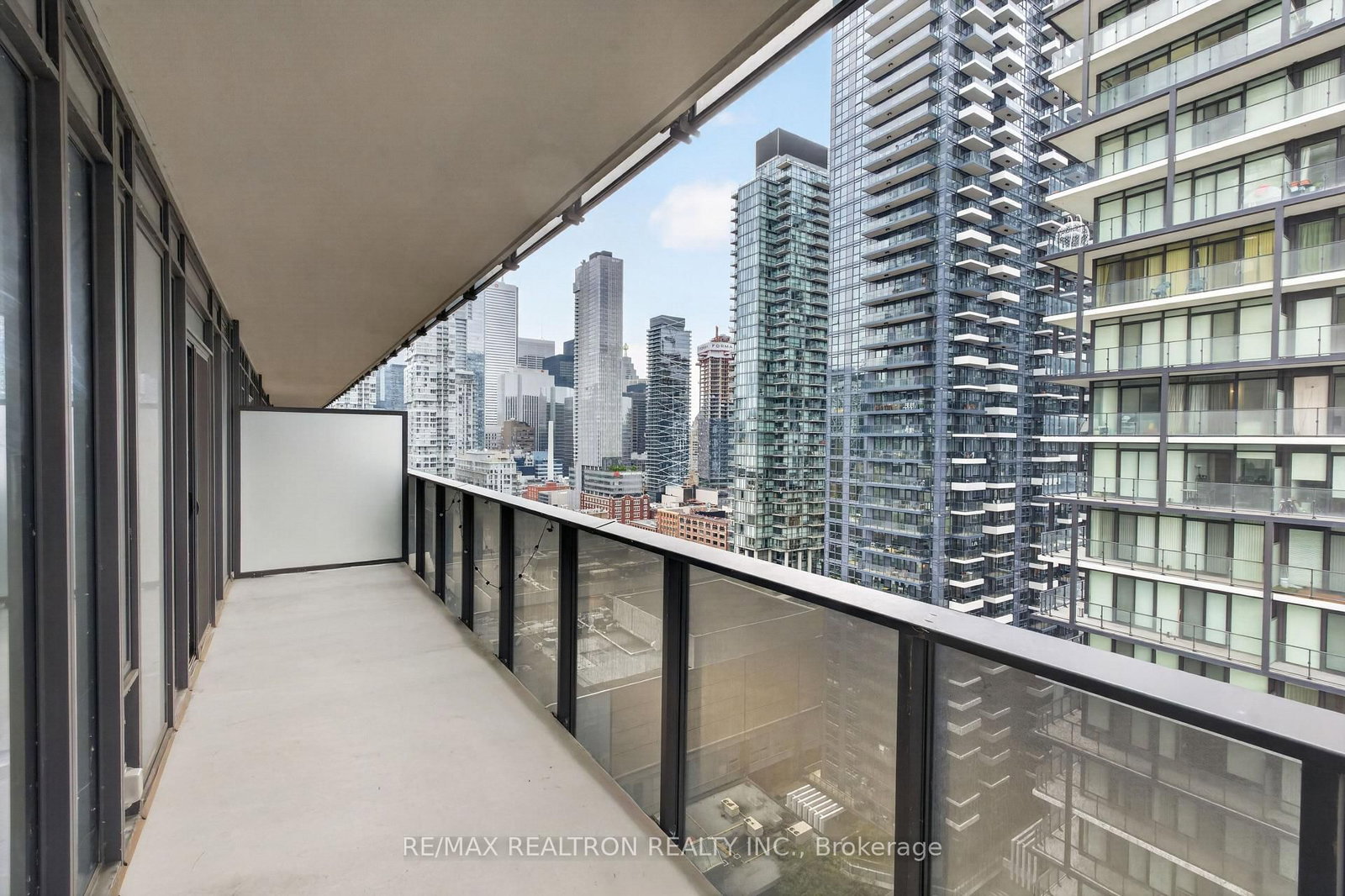 330 Richmond Street W • #2203 • Toronto, ON photo 5