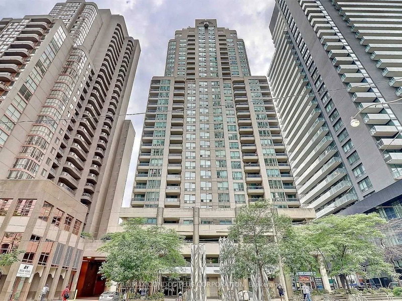 808 - 750 Bay Street