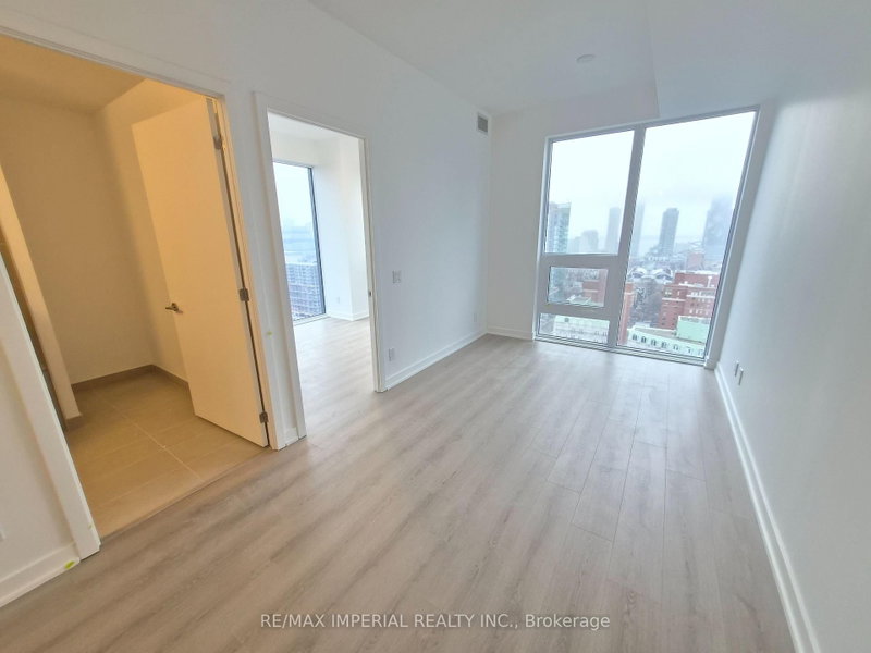 2606 - 100 Queen Street S