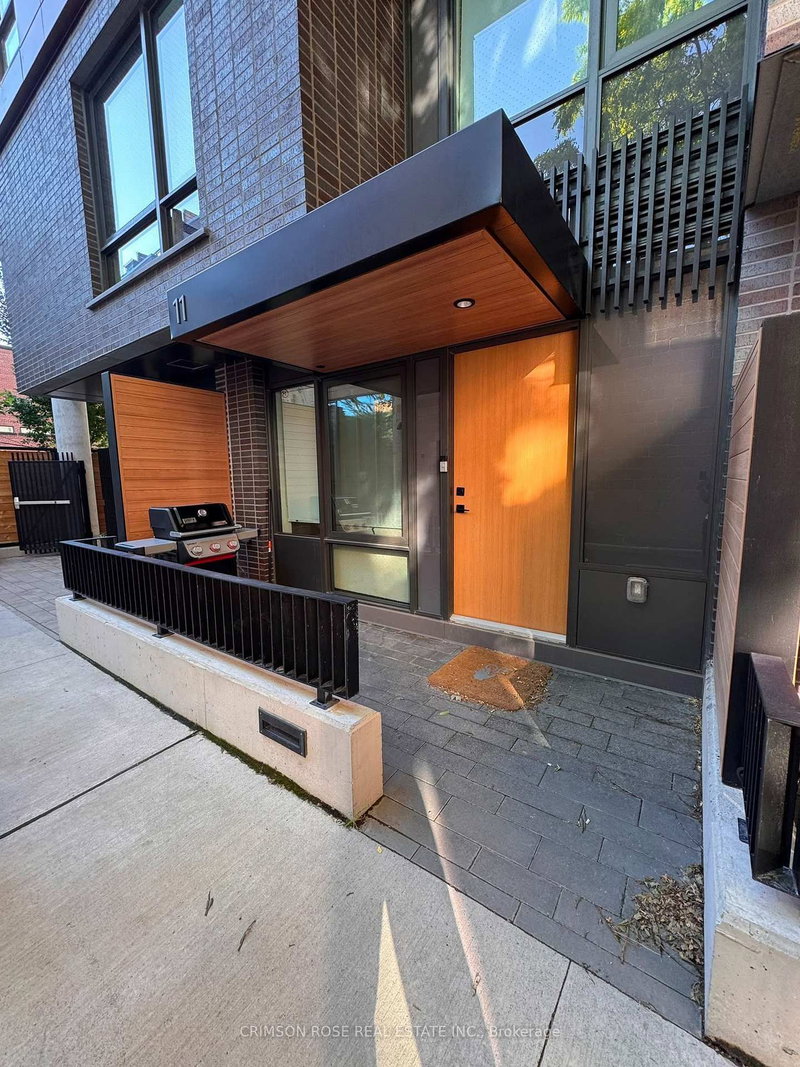 TH113 - 28 Eastern Avenue