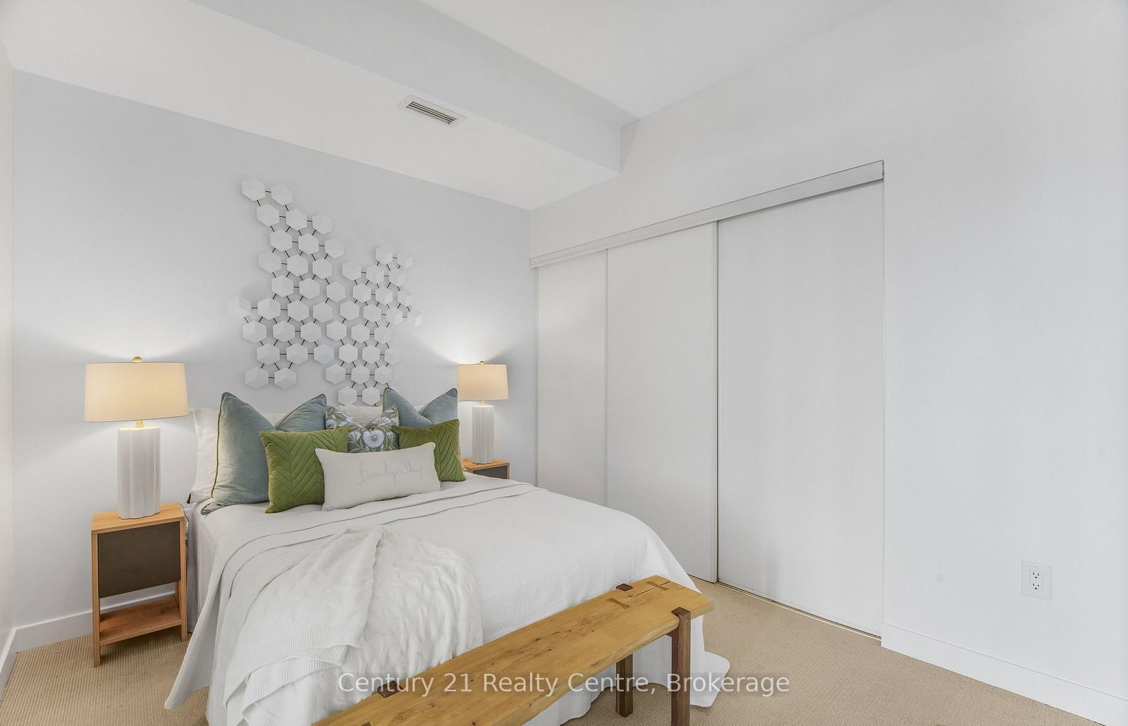 21 Iceboat Terrace • #3307 • Toronto, ON photo 10