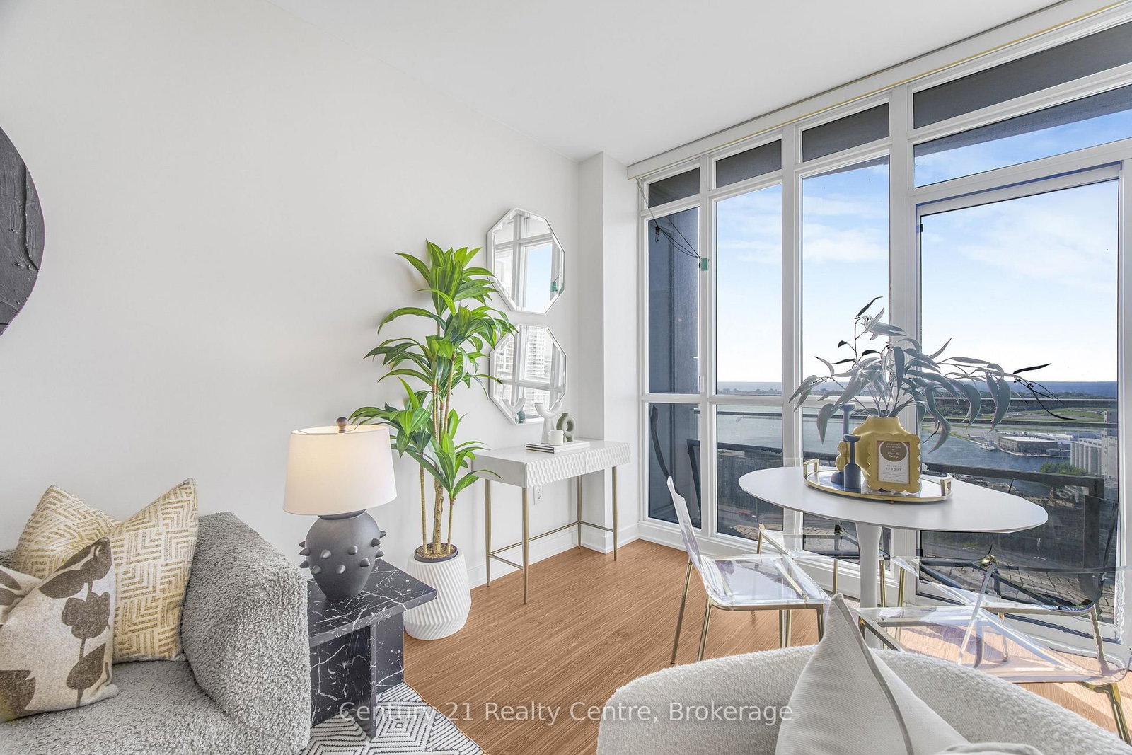 21 Iceboat Terrace • #3307 • Toronto, ON photo 15