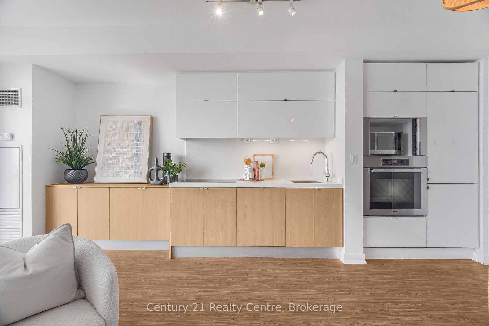 21 Iceboat Terrace • #3307 • Toronto, ON photo 16