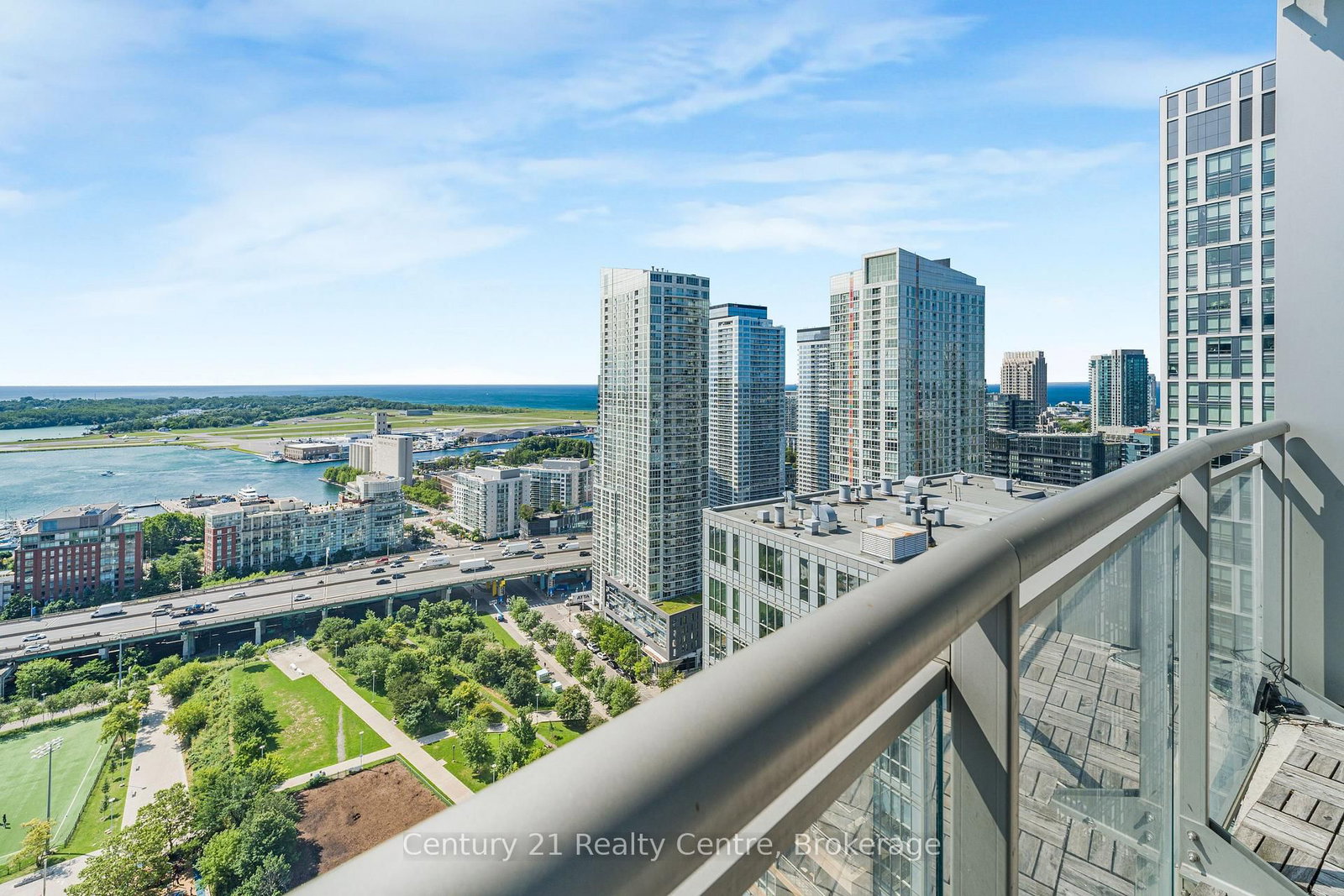 21 Iceboat Terrace • #3307 • Toronto, ON photo 19
