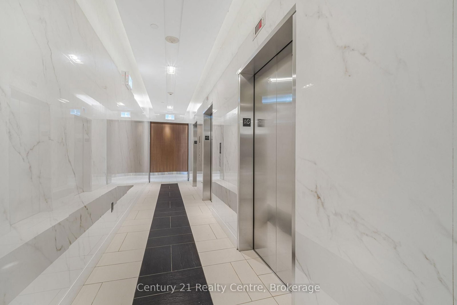 21 Iceboat Terrace • #3307 • Toronto, ON photo 24
