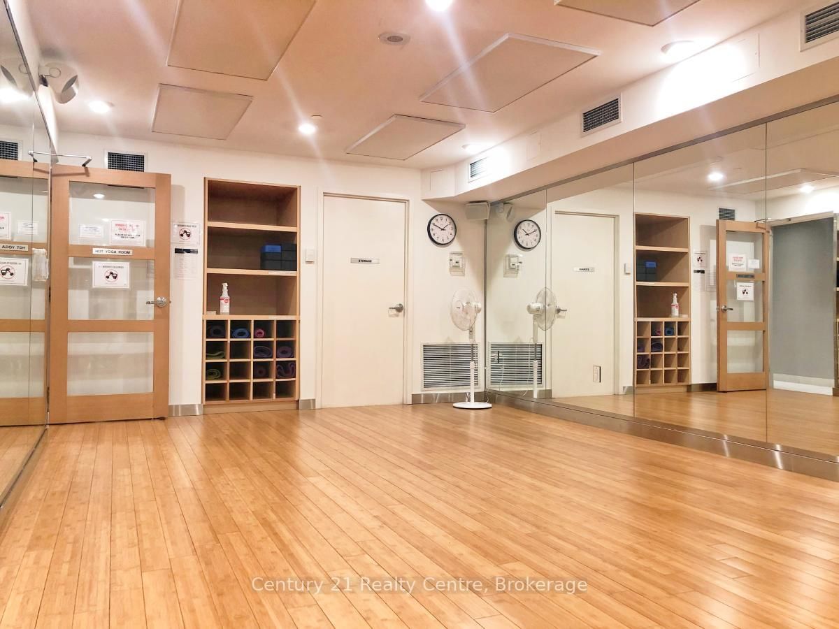 21 Iceboat Terrace • #3307 • Toronto, ON photo 28