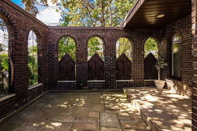30 Coreydale Court • Toronto, ON photo 3