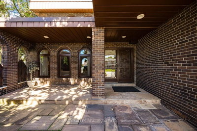 30 Coreydale Court • Toronto, ON photo 4