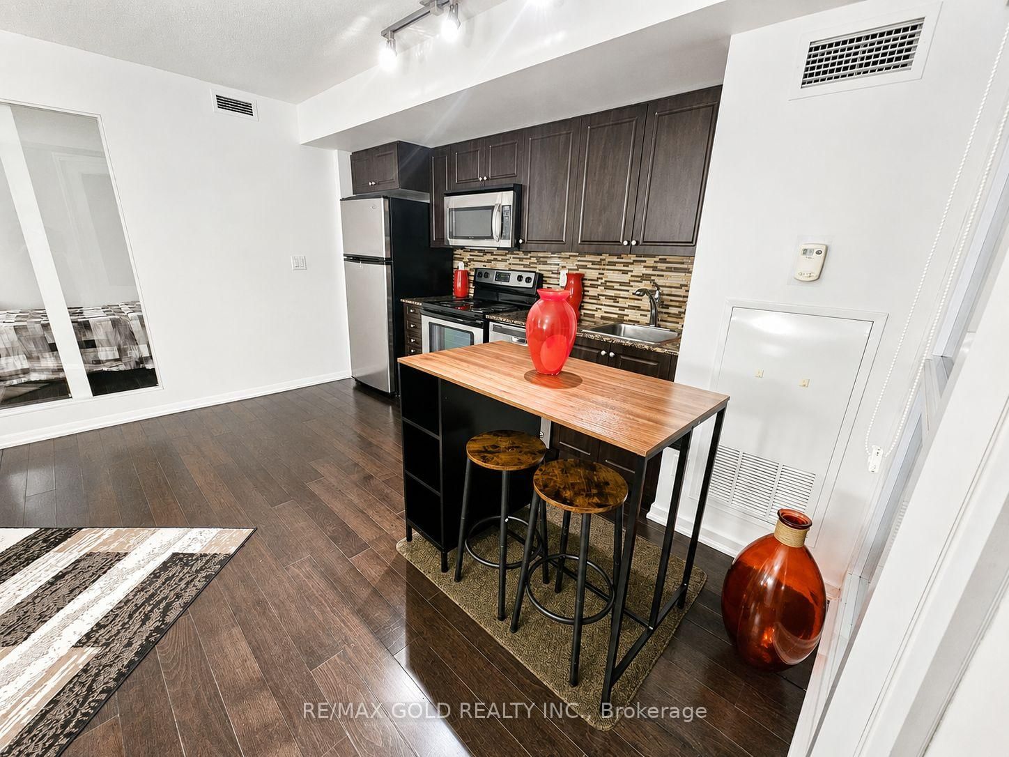 209 Fort York Boulevard • #1357 • Toronto, ON photo 19