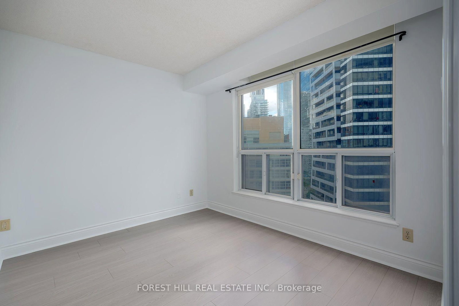 24 Wellesley Street W • #1811 • Toronto, ON photo 15