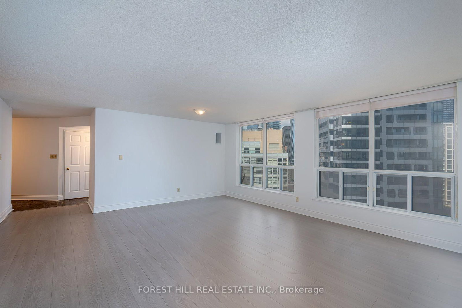 24 Wellesley Street W • #1811 • Toronto, ON photo 5