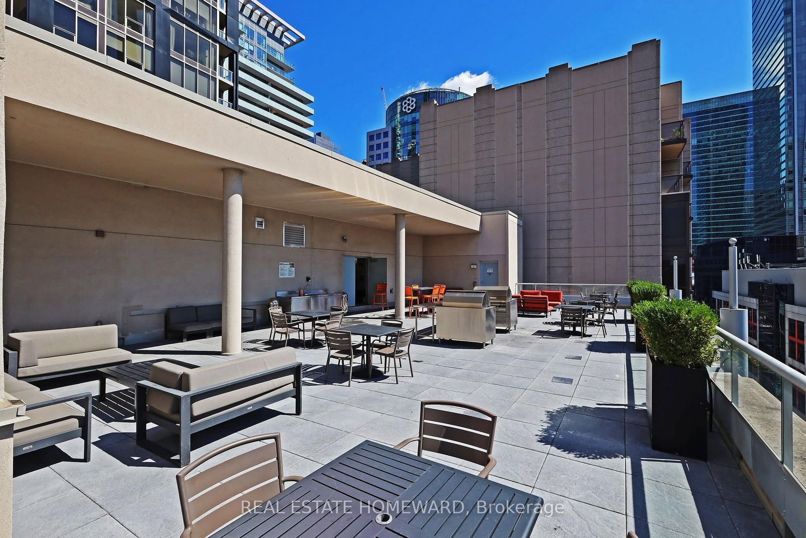 250 Wellington Street W • #PH31 • Toronto, ON photo 18