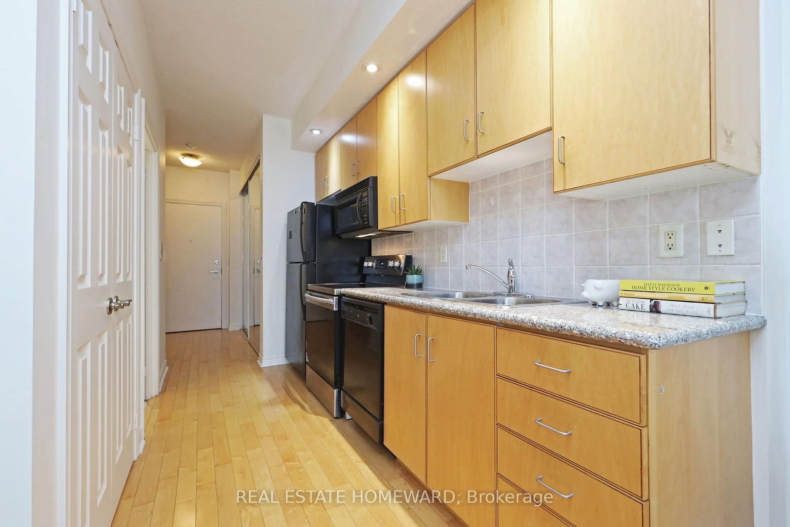250 Wellington Street W • #PH31 • Toronto, ON photo 8
