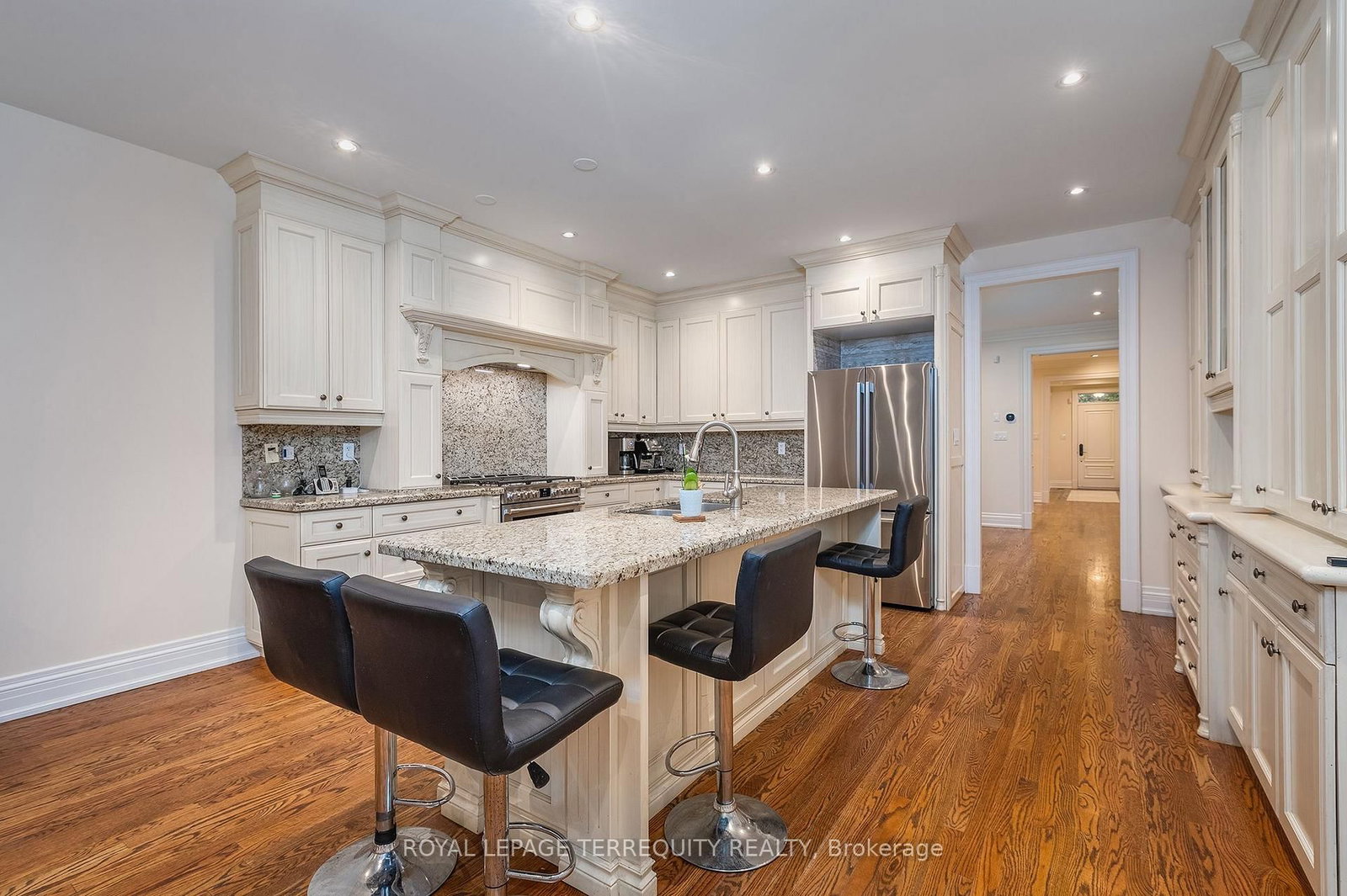 329 Walmer Road • Toronto, ON photo 10